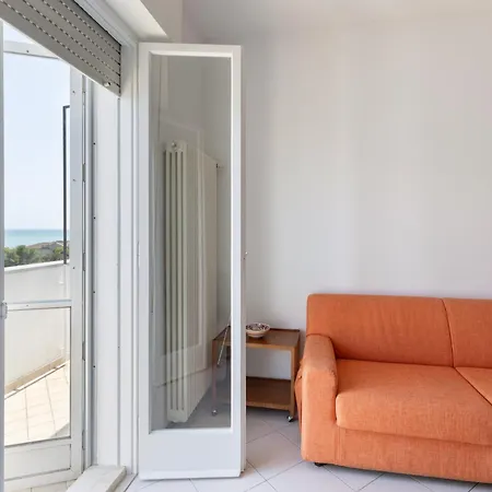 Attico Con Vista Mare 아파트 리미니